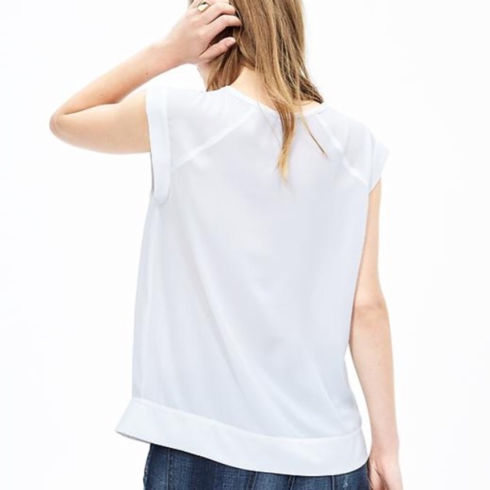 New - Banana Republic embroidery top - Picture 2 of 2